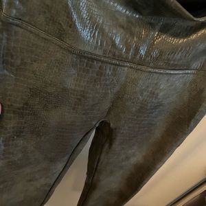 Spanx green snake faux leather, brand new, only worn once (Large)